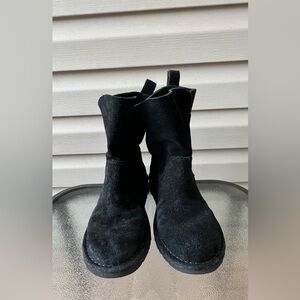 UGG Ankle Boots Black Suede Booties Women’s Shoes 6